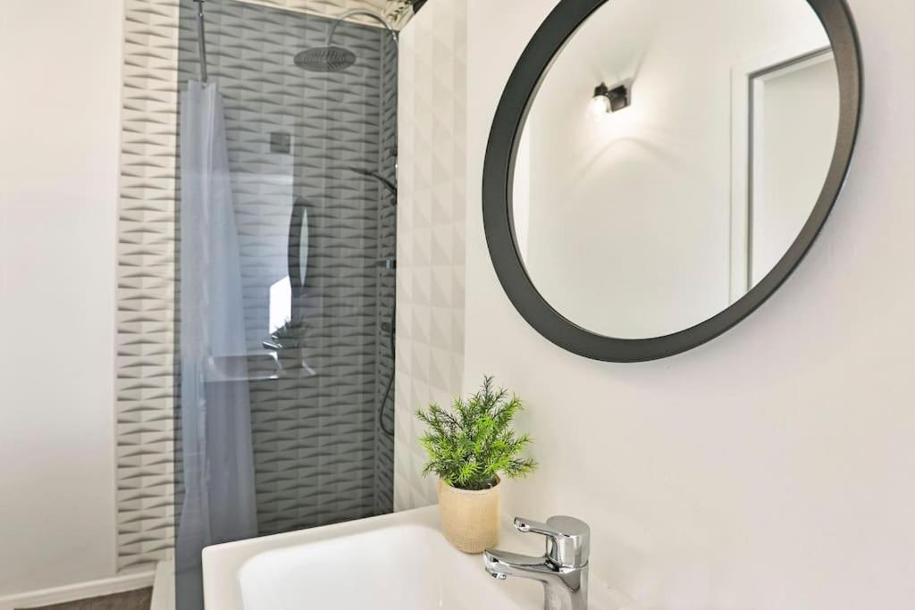 Le Cosy T2 Hypercentre ! Parking Inclus Et La Plage A 2 Min ! Les Sables-dʼOlonne Exteriör bild